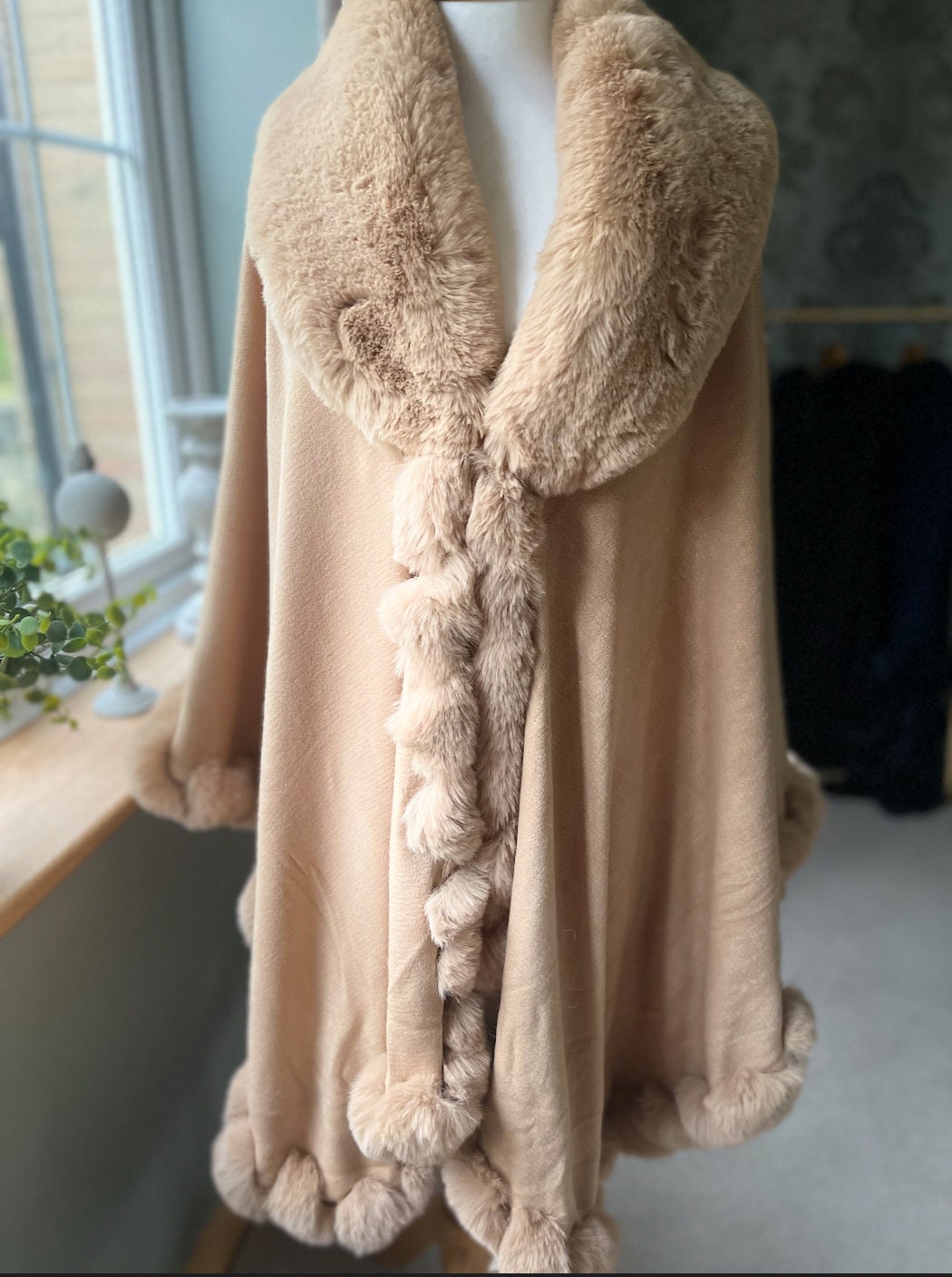 Made in Italy Luxurious Faux Fur Trim Camel Cape Shawl